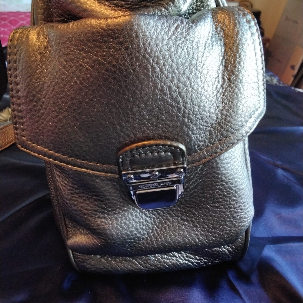 💜 MICHAEL KORS BAG, BRAND NEW with Tags, Gold color, Excellent - Picture 6 of 14